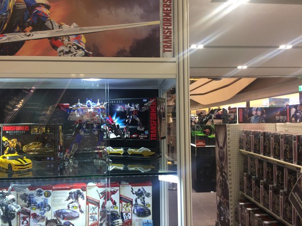 Transformers Product Display Featuring The Last Knight, Titans Return Wave 5, And SDCC Exclusives 08 (8 of 14)